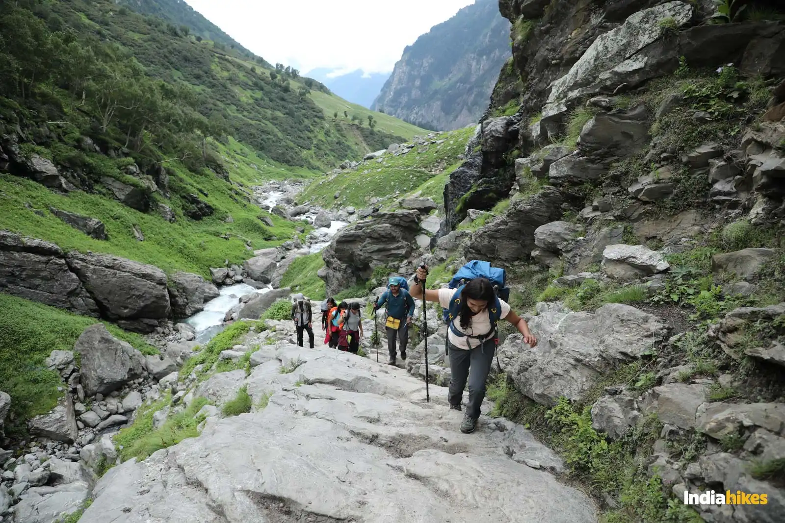 aFrw0Xfc4bHWirnQ_HamptaPass_Jo-3-RockyClimbJwara